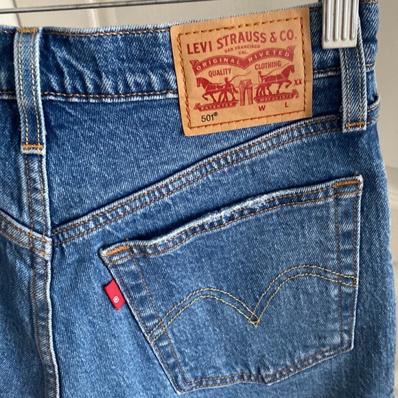 Levi 501 High Rise Shorts - Picture 4 of 8